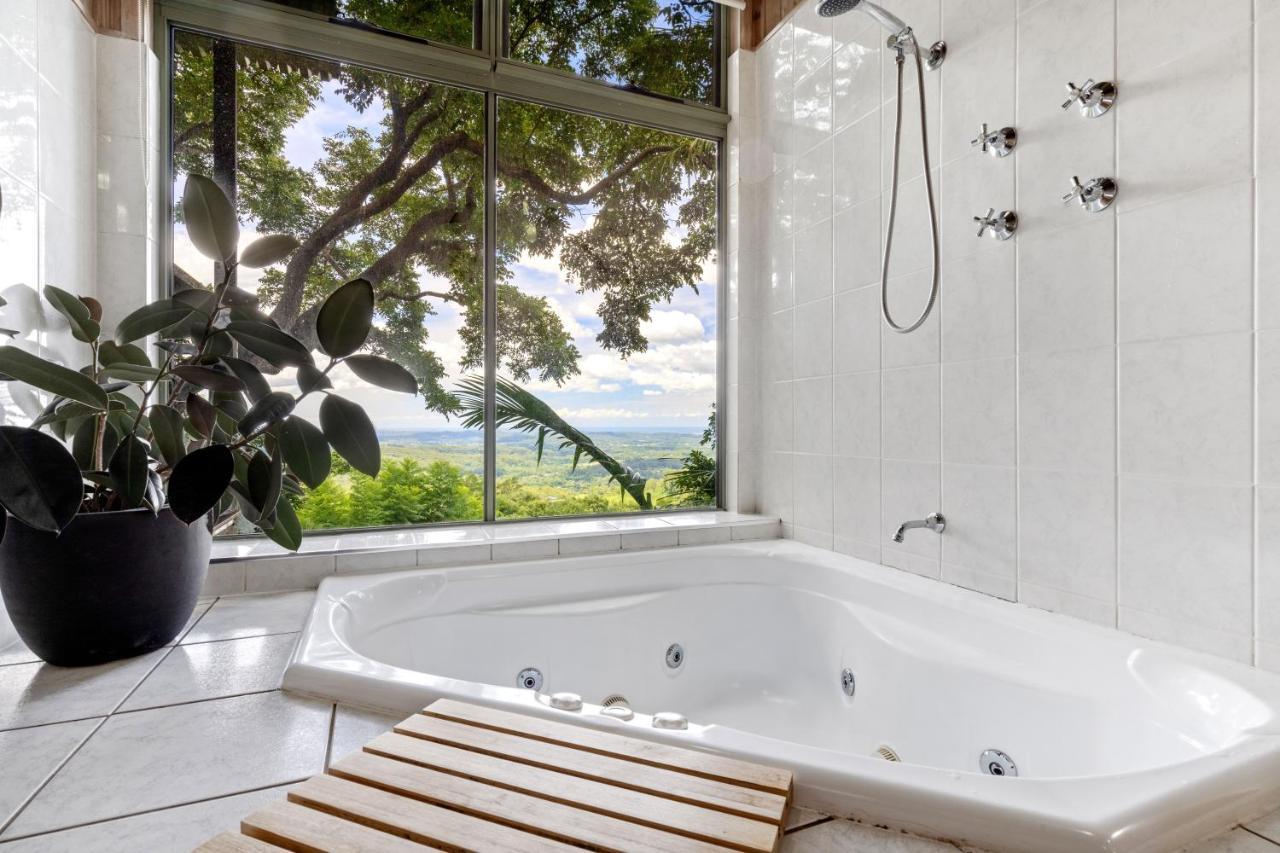 Treetops Seaview Montville Exterior foto