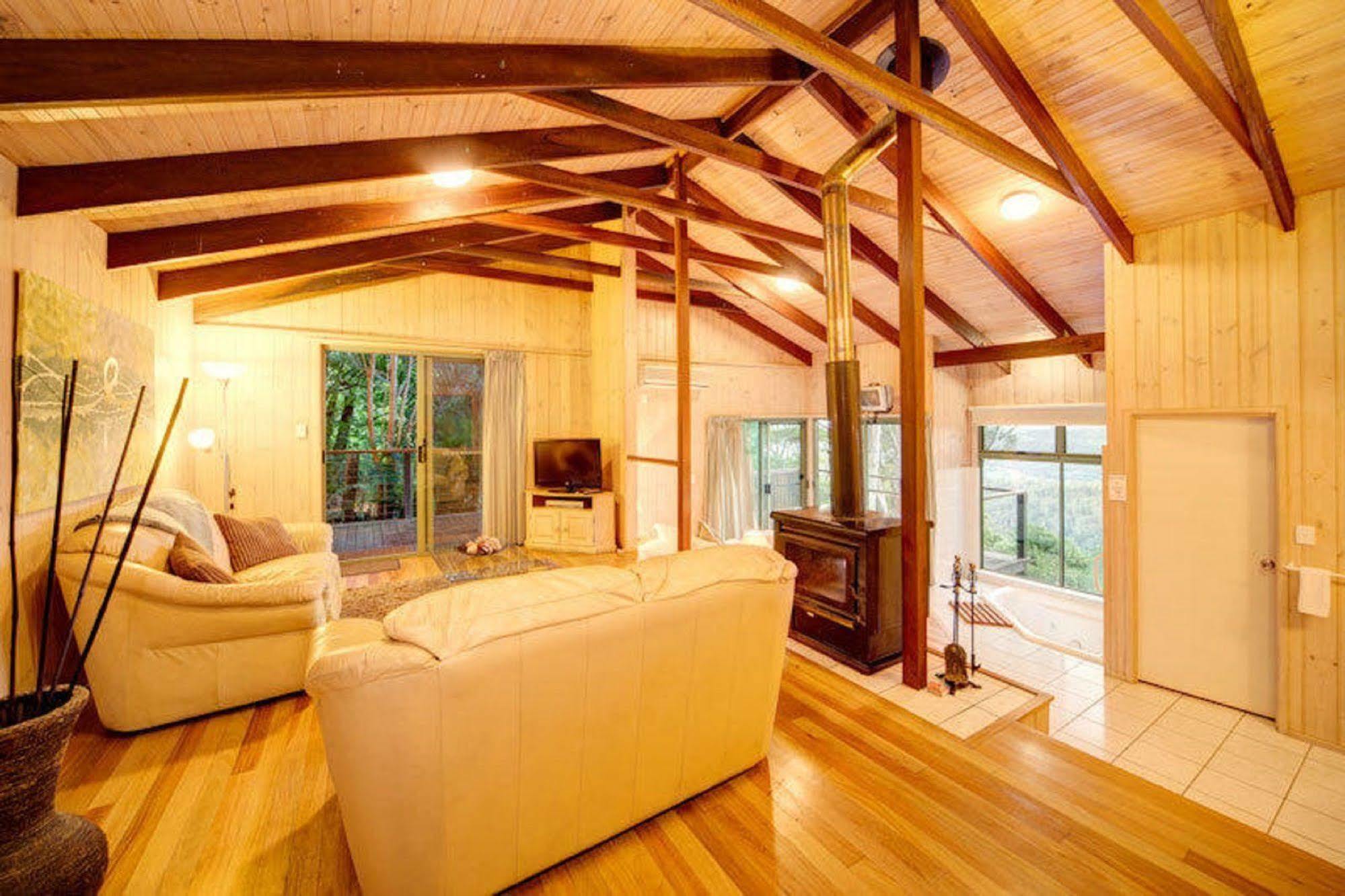 Treetops Seaview Montville Exterior foto
